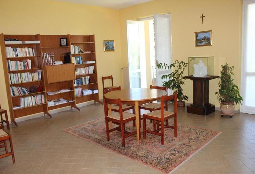 بنسيون Centro Di Spiritualità Maria Candida