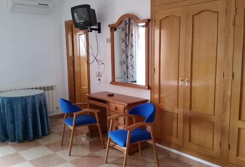 פנסיון Hostal Los Rosales