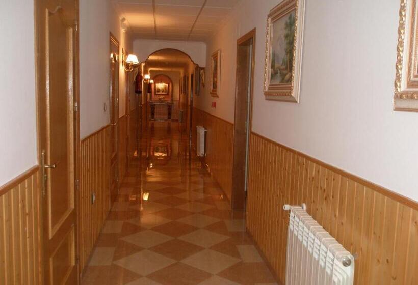 פנסיון Hostal Los Rosales