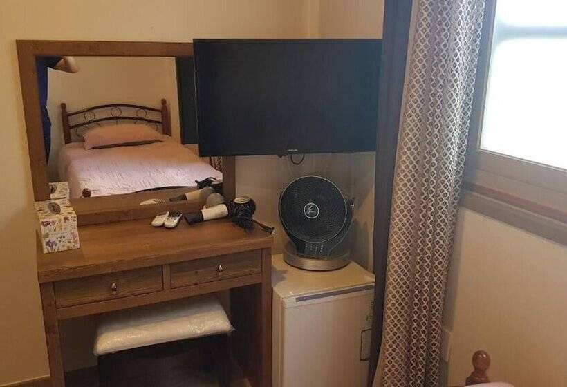 פנסיון Jeju Mimong