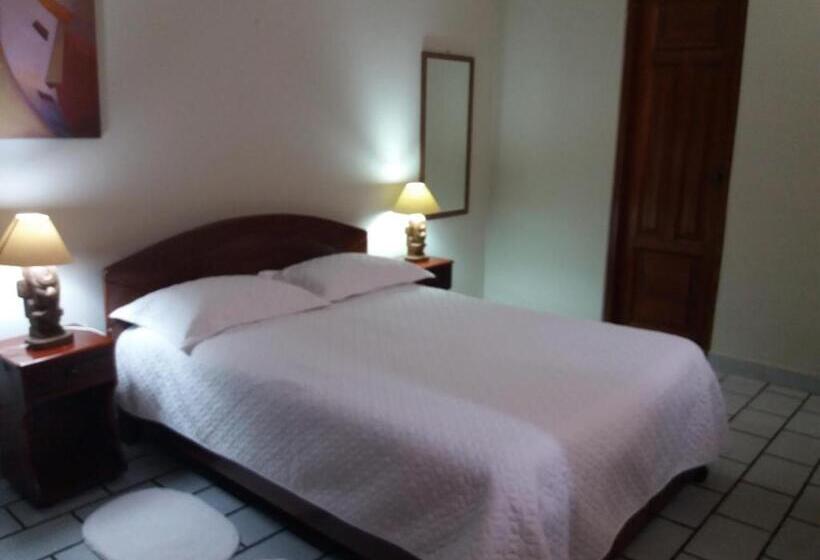 پانسیون Las Orquídeas Hotel 3 Estrellas