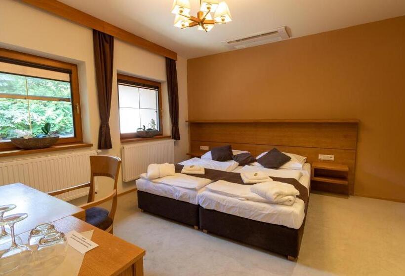 بنسيون Lovecká Bašta