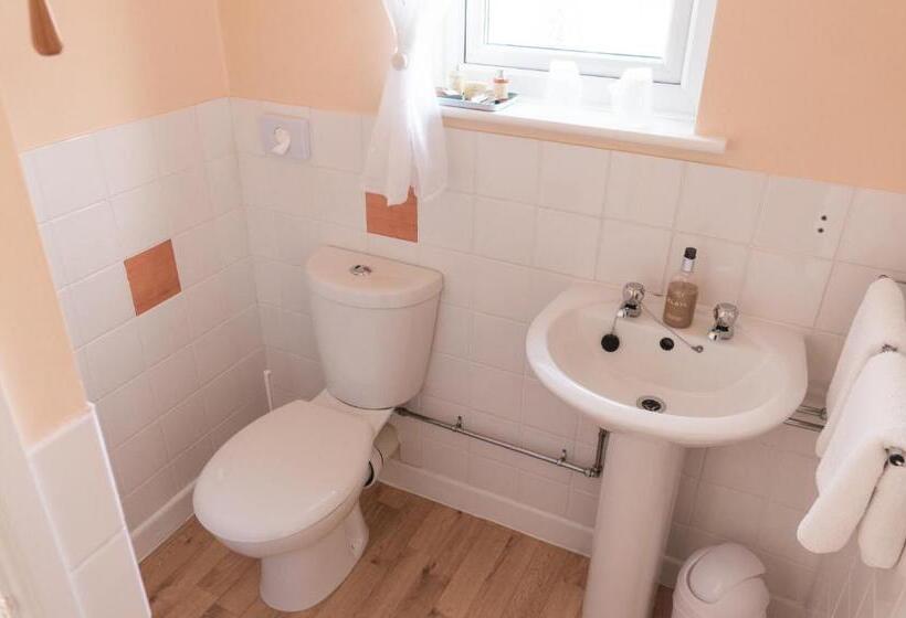 بنسيون Strathallan Guest House