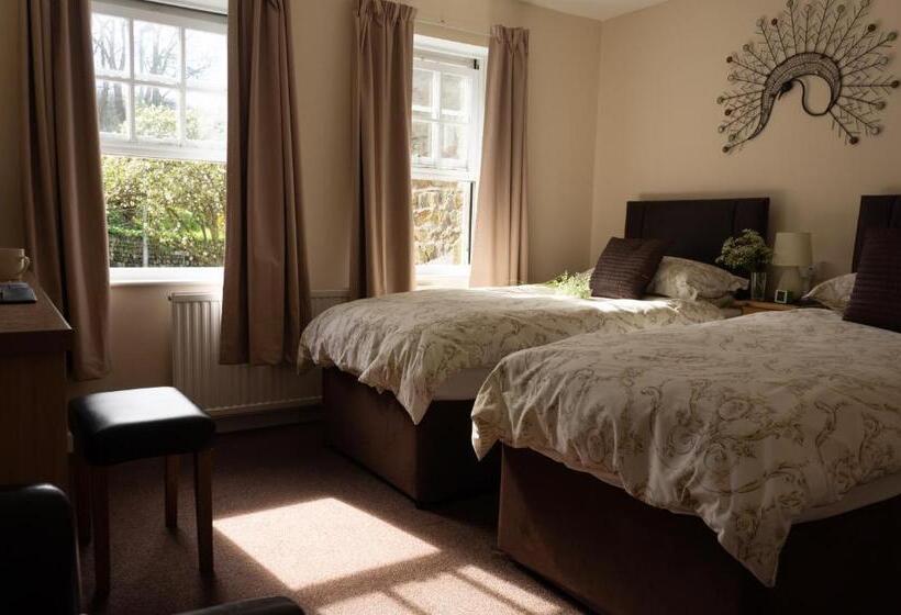 بنسيون Strathallan Guest House