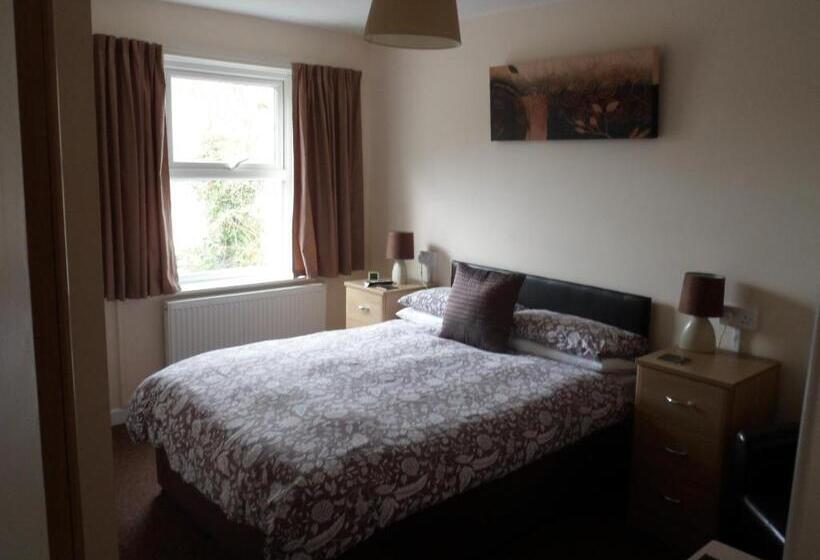 بنسيون Strathallan Guest House