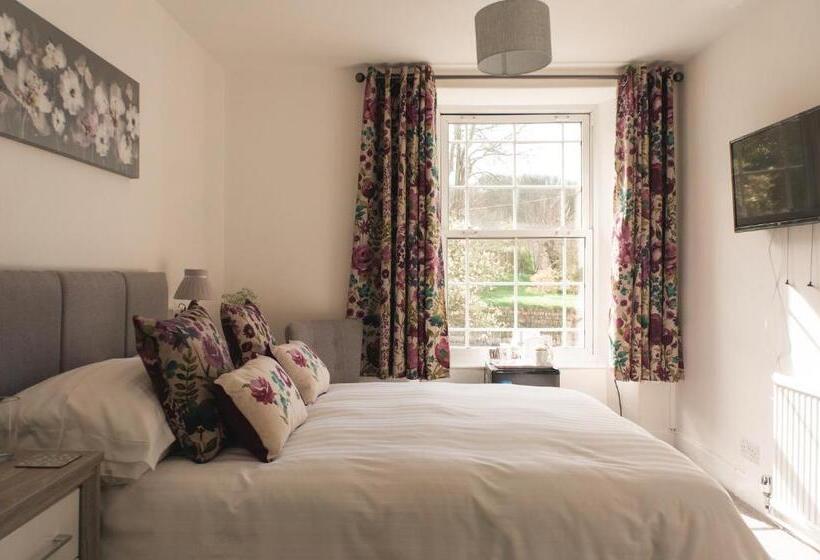 بنسيون Strathallan Guest House