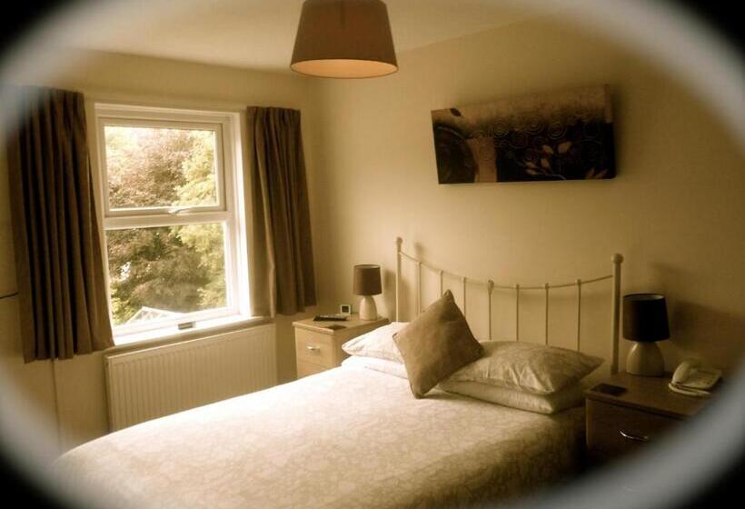 بنسيون Strathallan Guest House