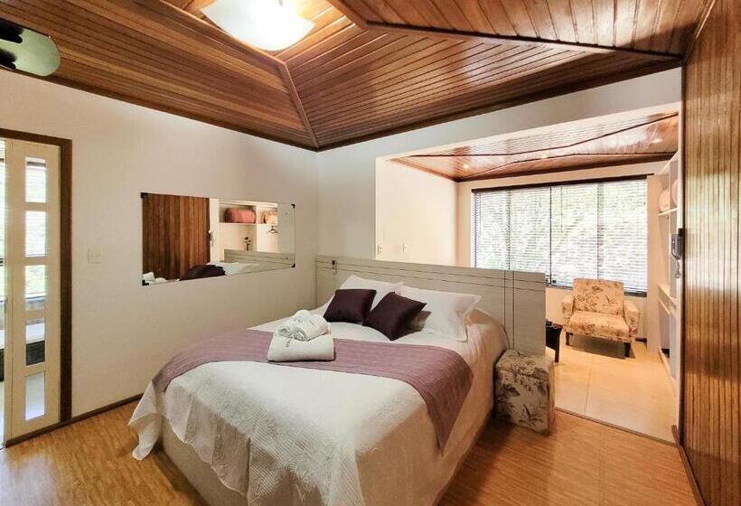 ペンション Vinícola & Pousada Terragnolo