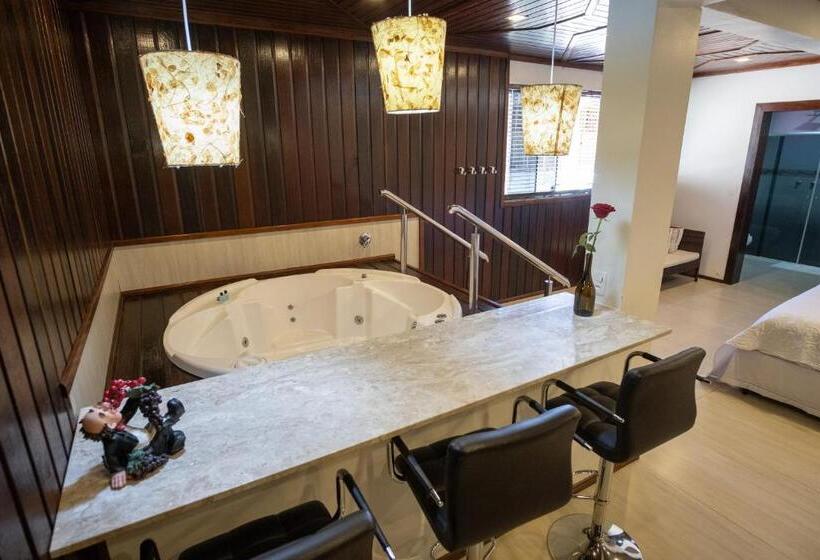 ペンション Vinícola & Pousada Terragnolo