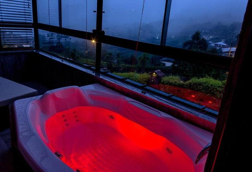 ペンション Vinícola & Pousada Terragnolo