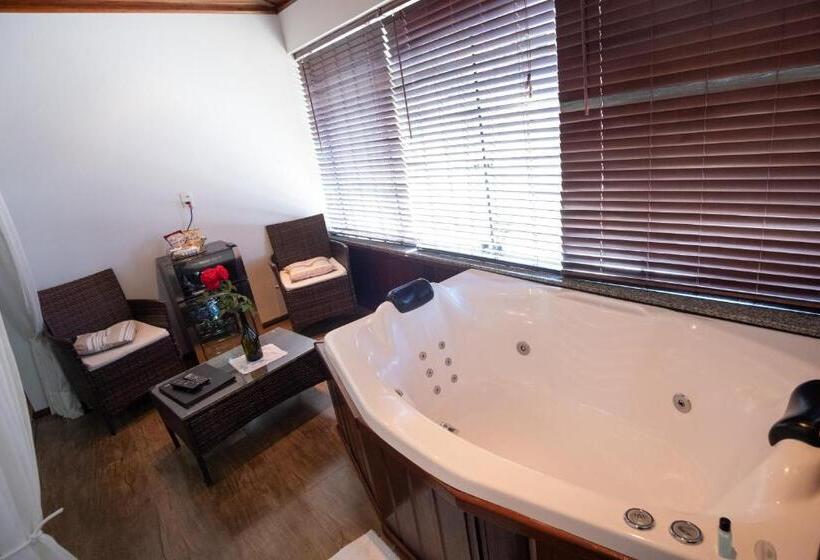 ペンション Vinícola & Pousada Terragnolo