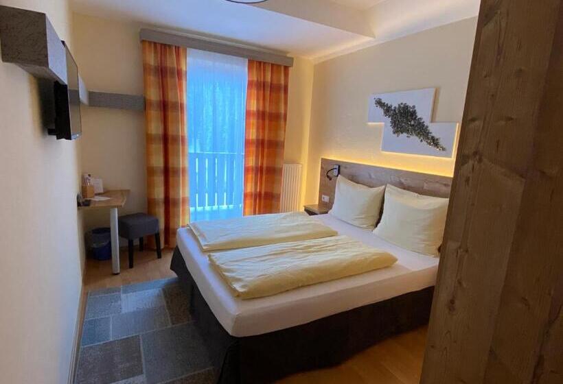 ユースホステル Alpengasthof Grobbauer