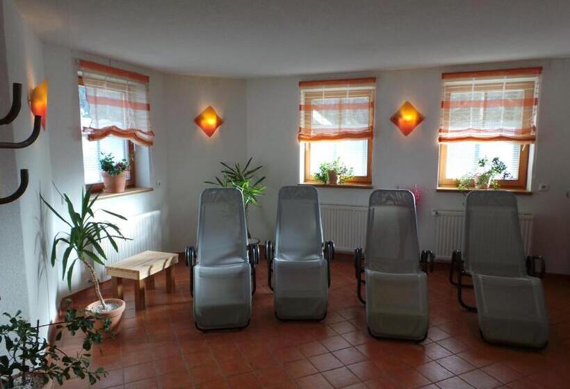 ユースホステル Alpengasthof Grobbauer