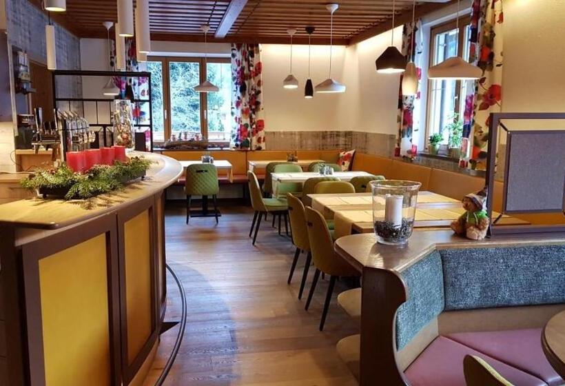 ユースホステル Alpengasthof Grobbauer