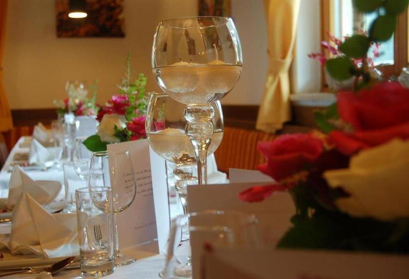 ユースホステル Alpengasthof Grobbauer