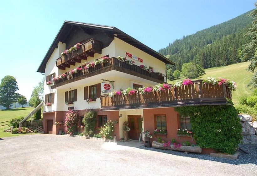 ユースホステル Alpengasthof Grobbauer