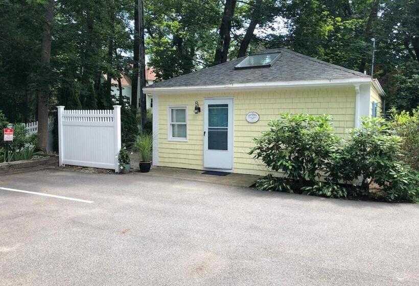 호스텔 The Harbor Inn