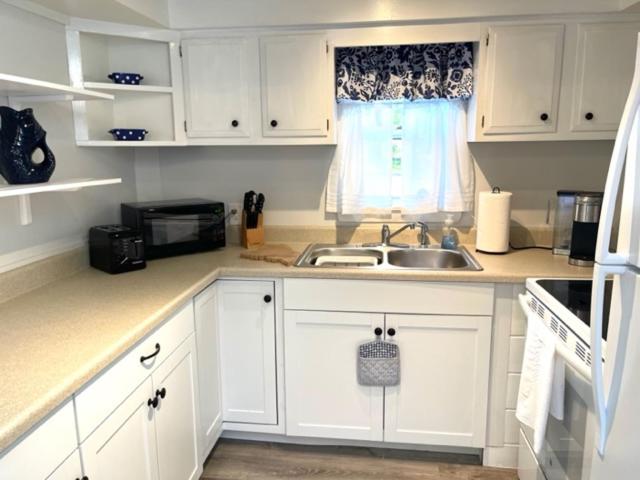 호스텔 The Harbor Inn