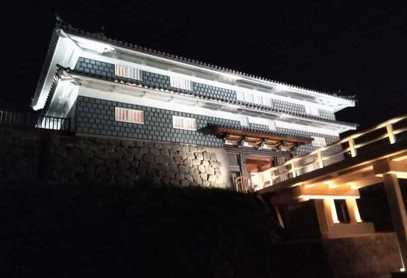 هتل کپسول Town Hotel 41