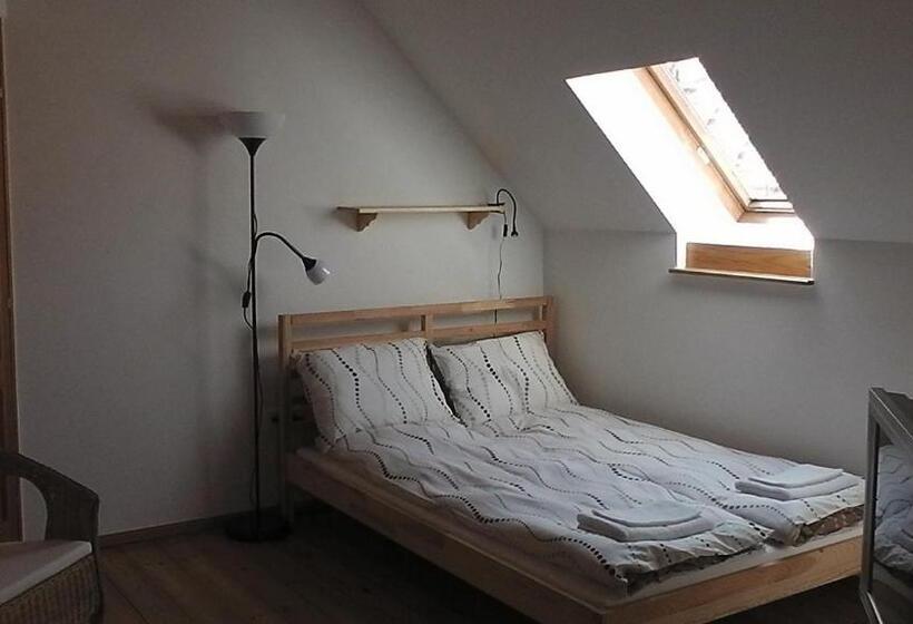 膳宿费 Amadeus Vendégház