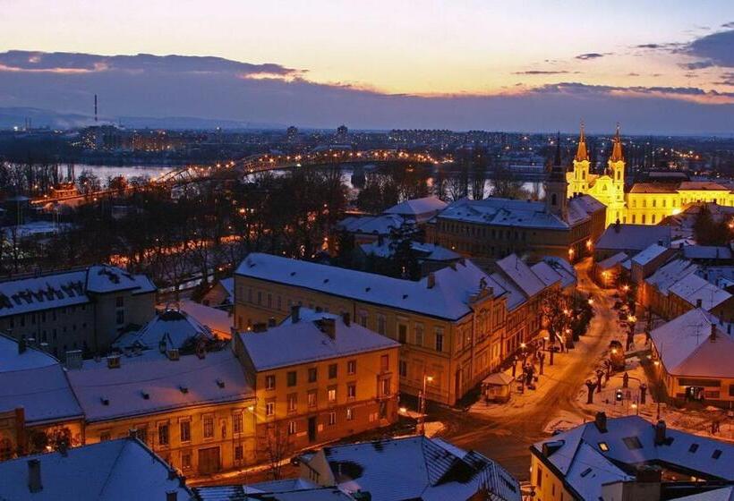 膳宿费 Amadeus Vendégház