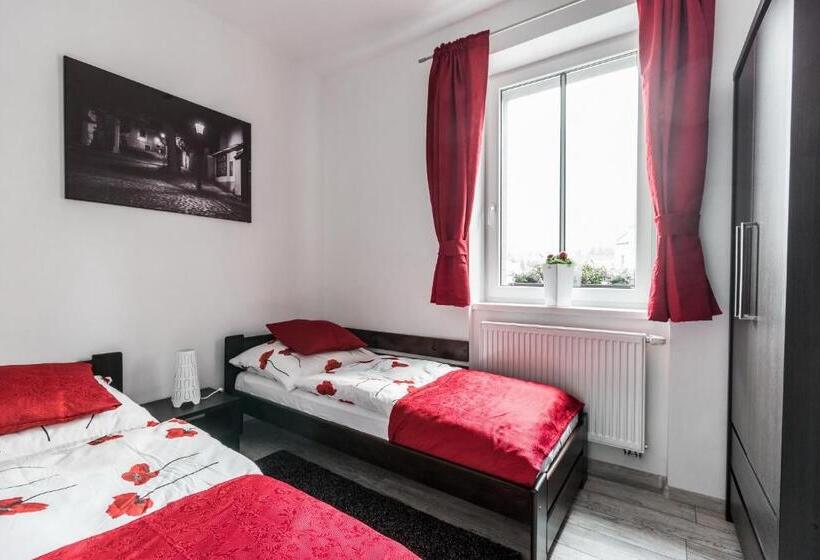 پانسیون Apartments Benešova 6