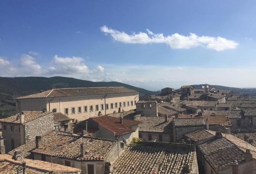 פנסיון La Corte Di Alice