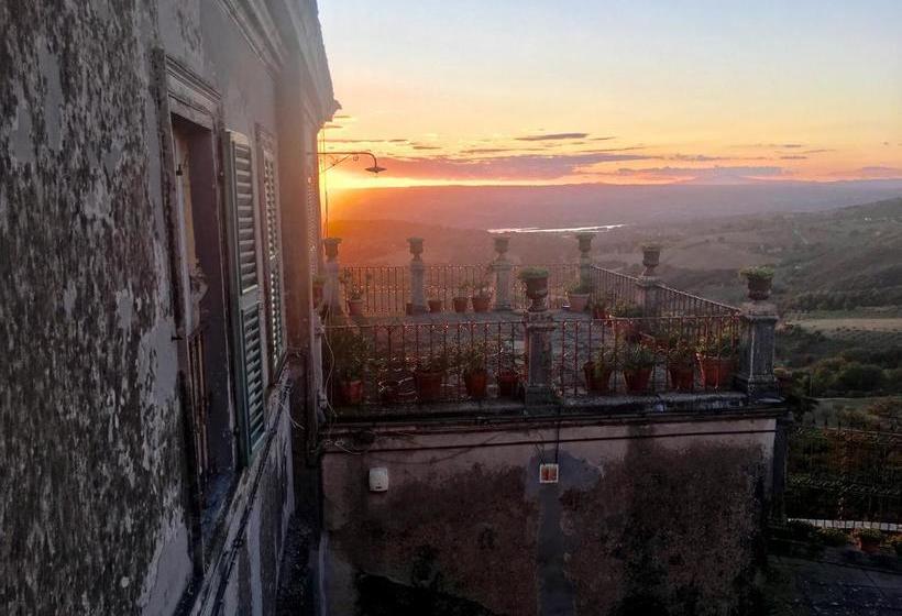 פנסיון La Corte Di Alice