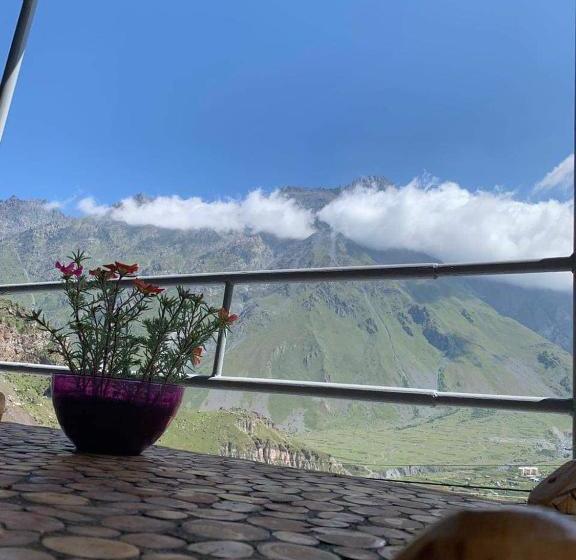 پانسیون Tamila Guest House