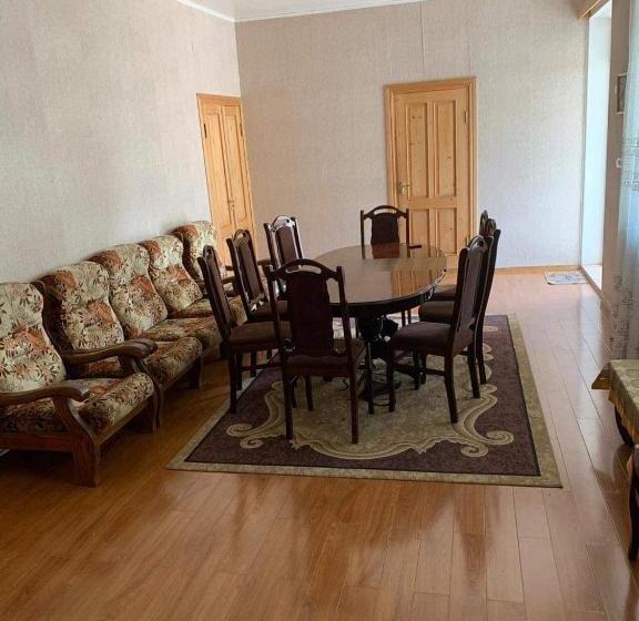 پانسیون Tamila Guest House