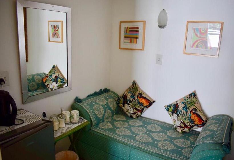 پانسیون The Green Palm Cottage