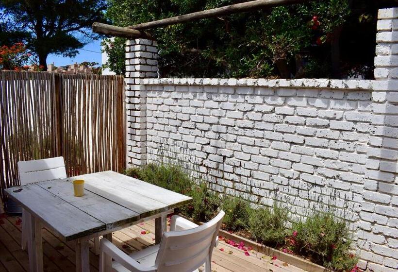 پانسیون The Green Palm Cottage