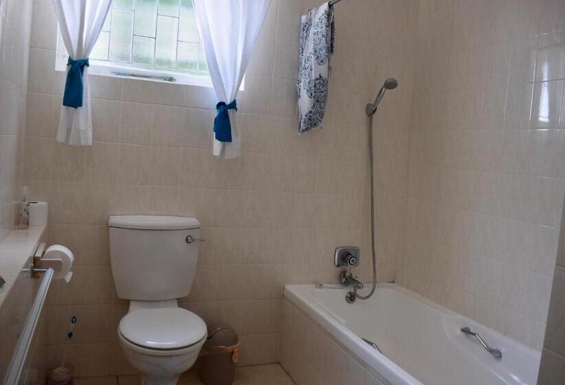 پانسیون The Green Palm Cottage