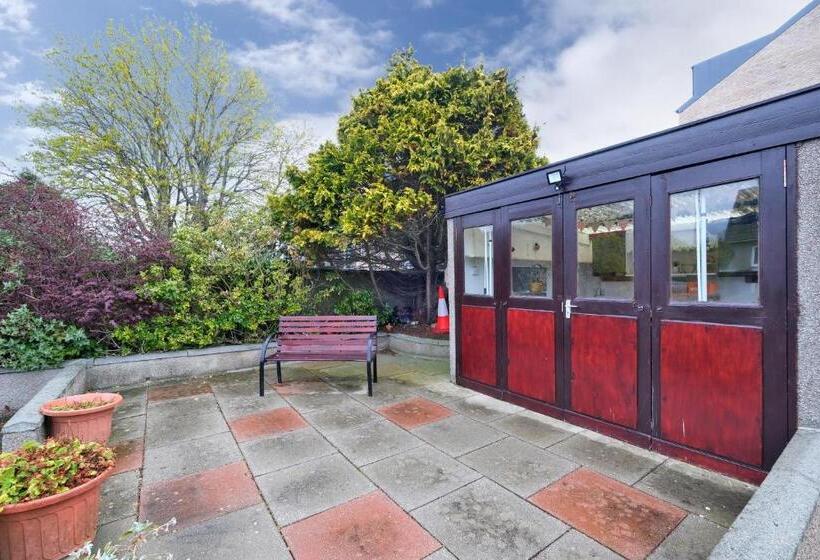 פנסיון The Jays Guest House