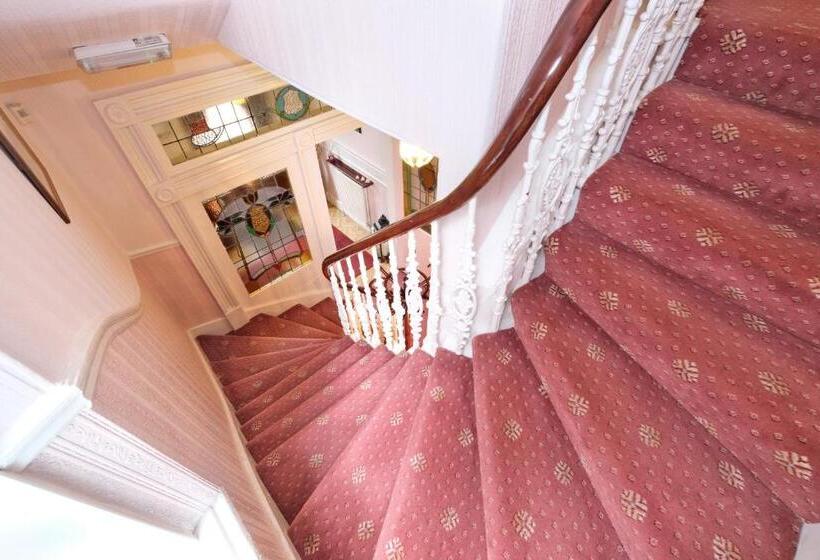 بنسيون The Jays Guest House