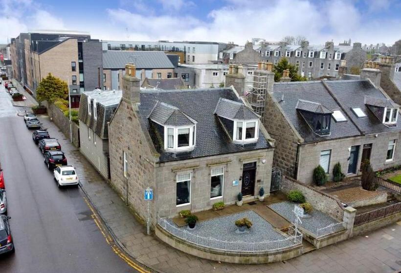 بنسيون The Jays Guest House