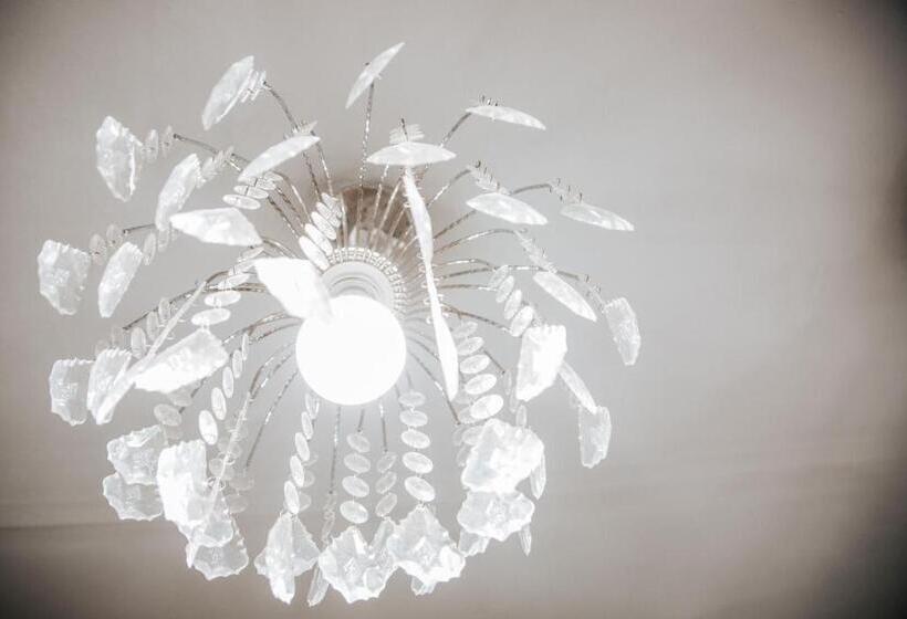 پانسیون The Symphony Guest House