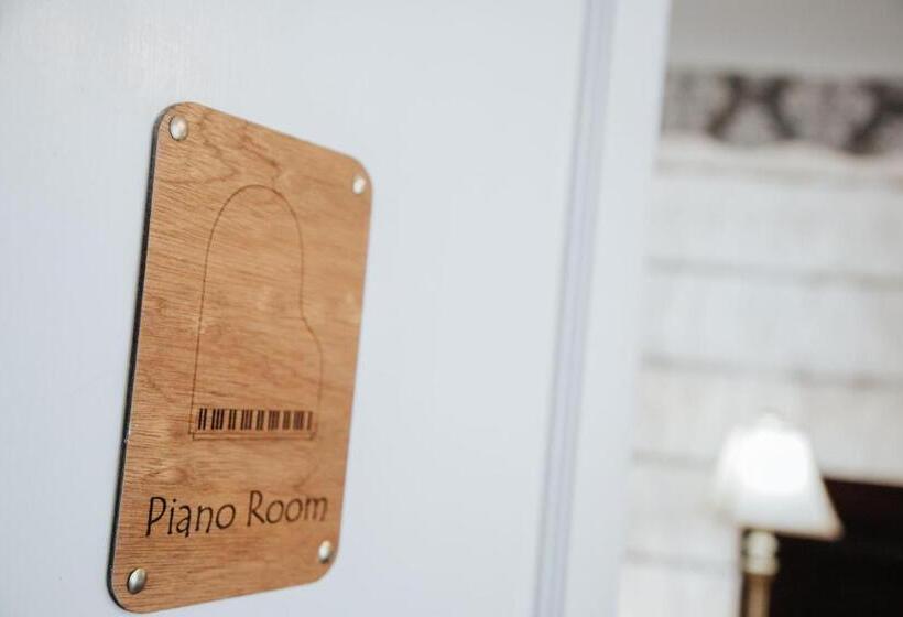 پانسیون The Symphony Guest House