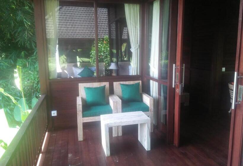 פנסיון Villa Wedang