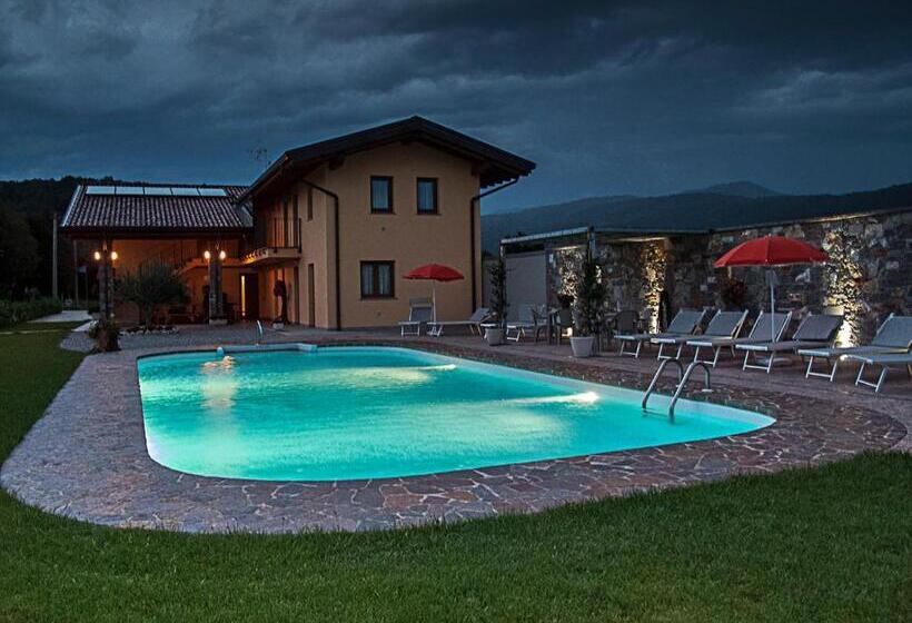 Отель Agriturismo E Alloggi Luis Gianni