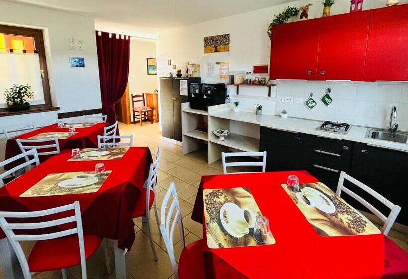 Отель Agriturismo E Alloggi Luis Gianni