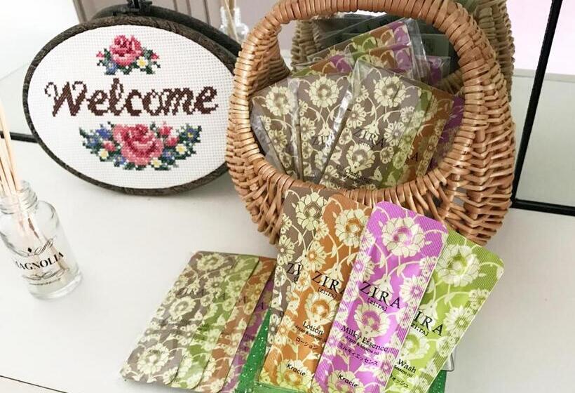 ペンション百万本のバラ A Million Roses