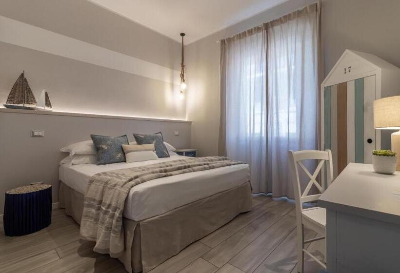 بنسيون Aquamarina