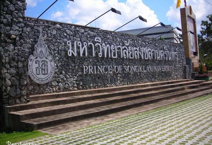 ペンション Benjamart Residence