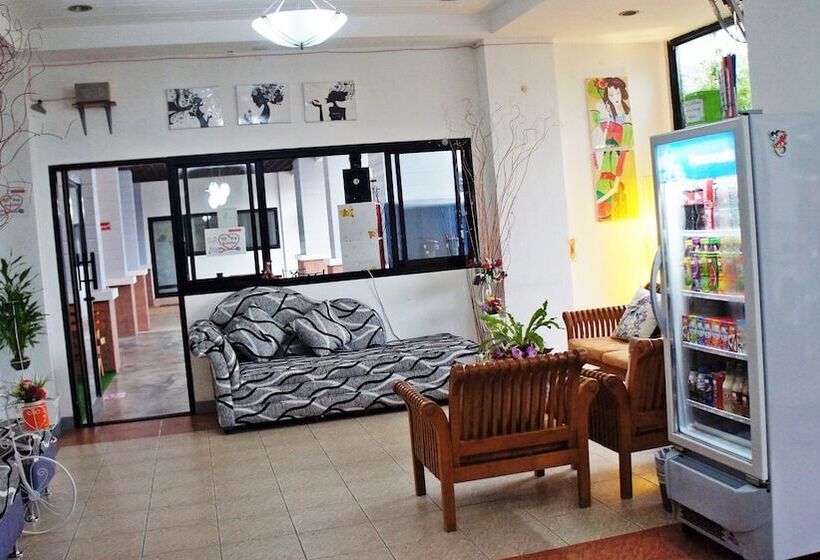 ペンション Benjamart Residence