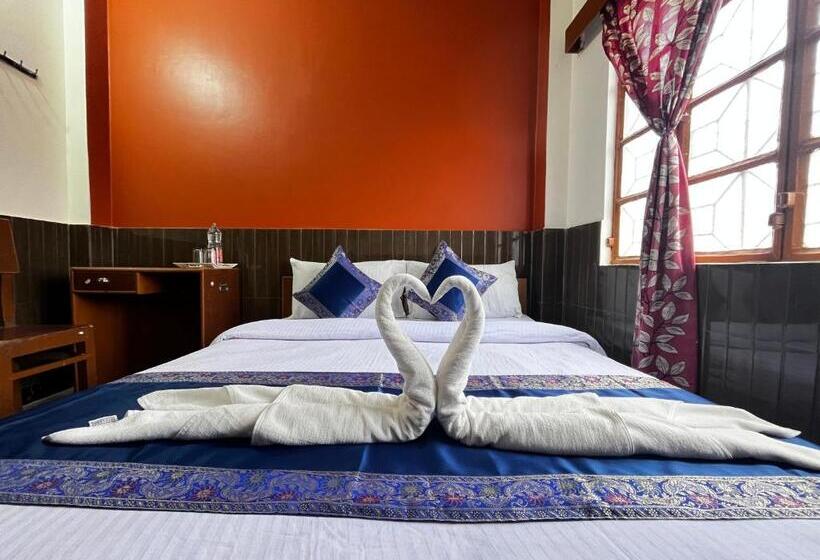 بنسيون Family Guest House