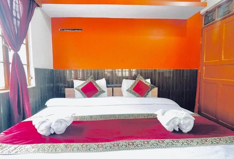 بنسيون Family Guest House