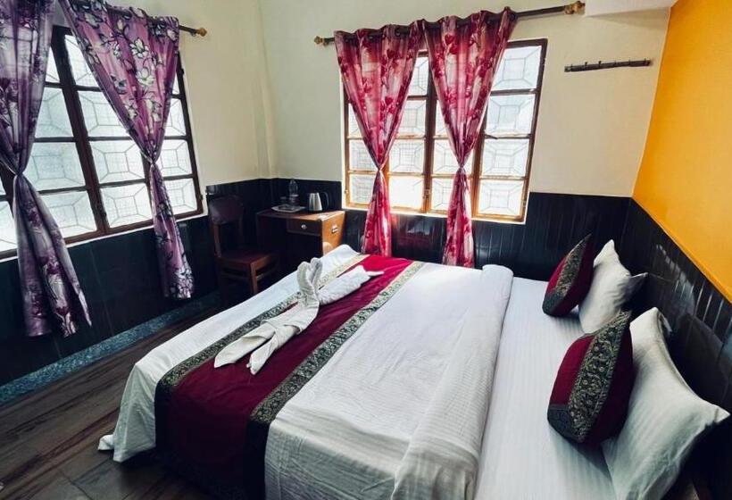 بنسيون Family Guest House