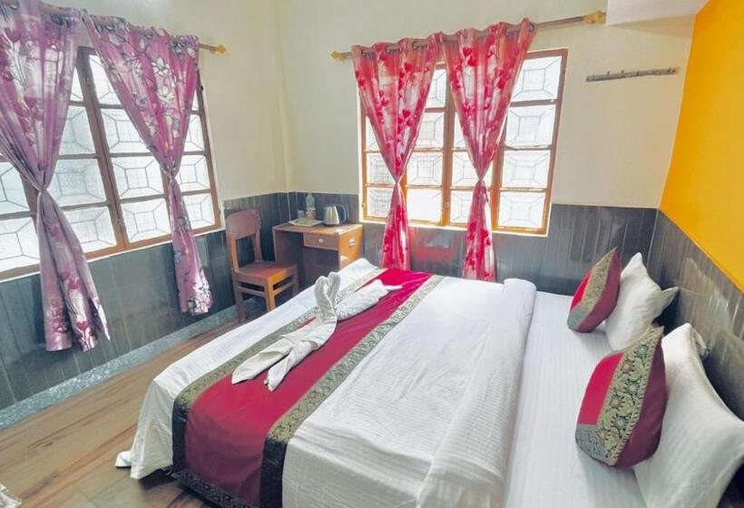 بنسيون Family Guest House