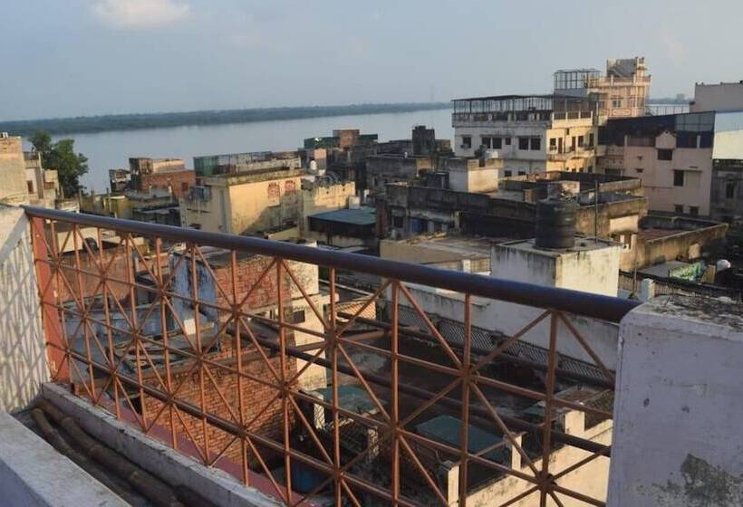 بنسيون Family Guest House